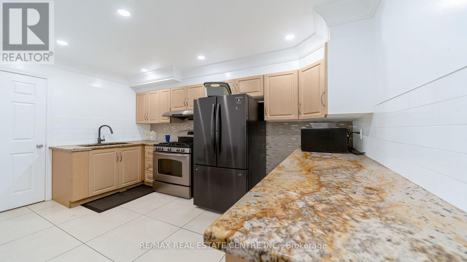 22 NEAMES CRESCENT - 6