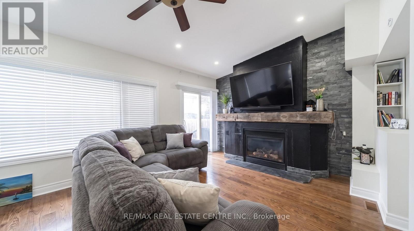 22 NEAMES CRESCENT - 7