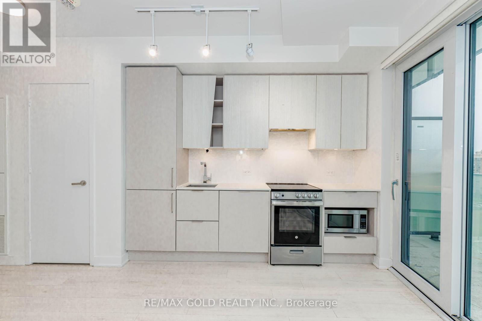 #809 3900 CONFEDERATION PARKWAY - Image 21