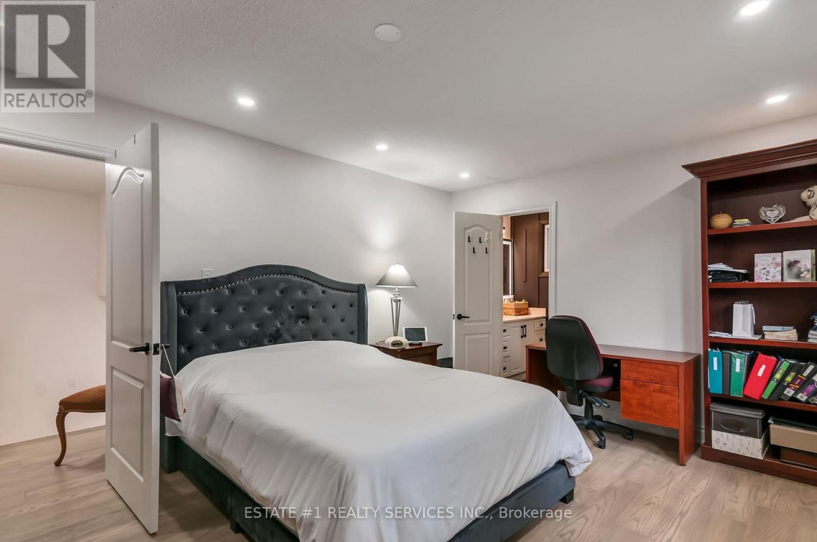 4212 POWDERHORN CRESCENT - 31