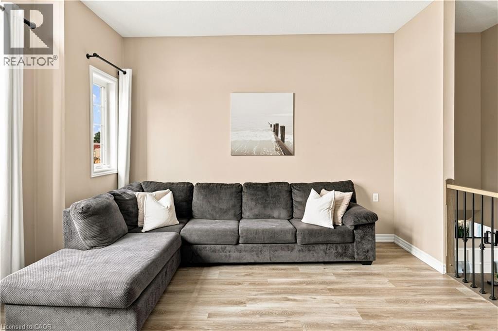 80 ROBERT SIMONE Way - Image 23