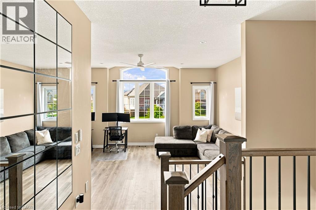 80 ROBERT SIMONE Way - Image 24