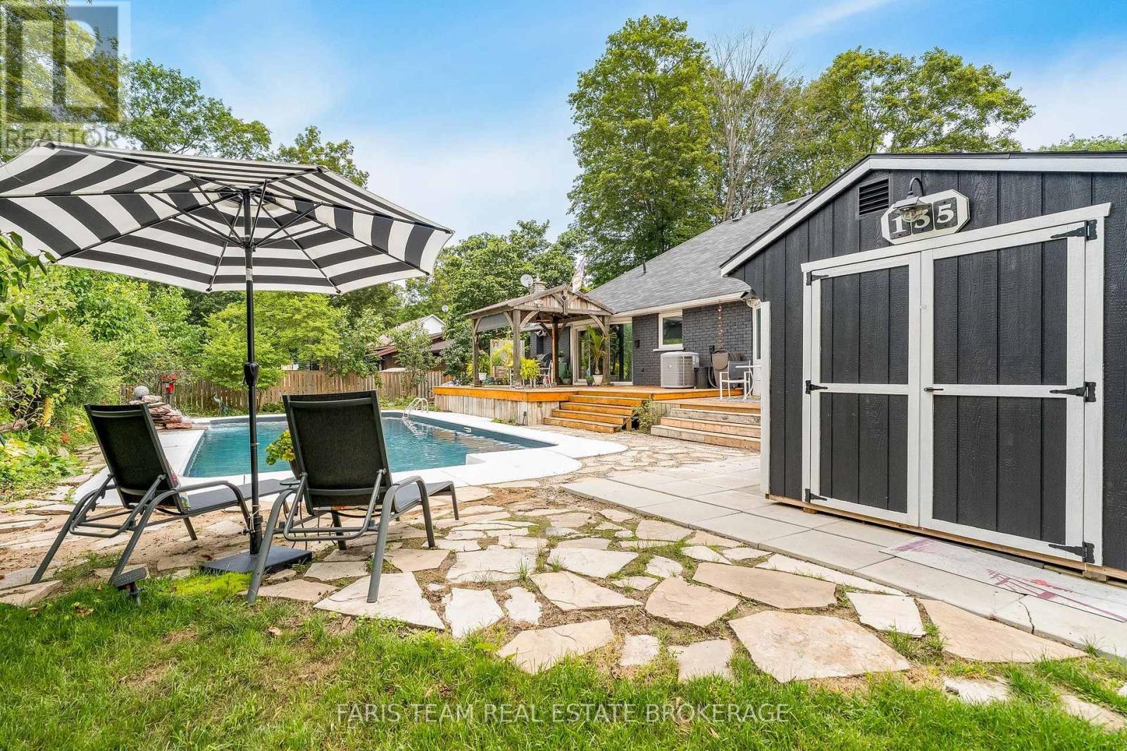 135 FOREST GLEN DRIVE - Image 42