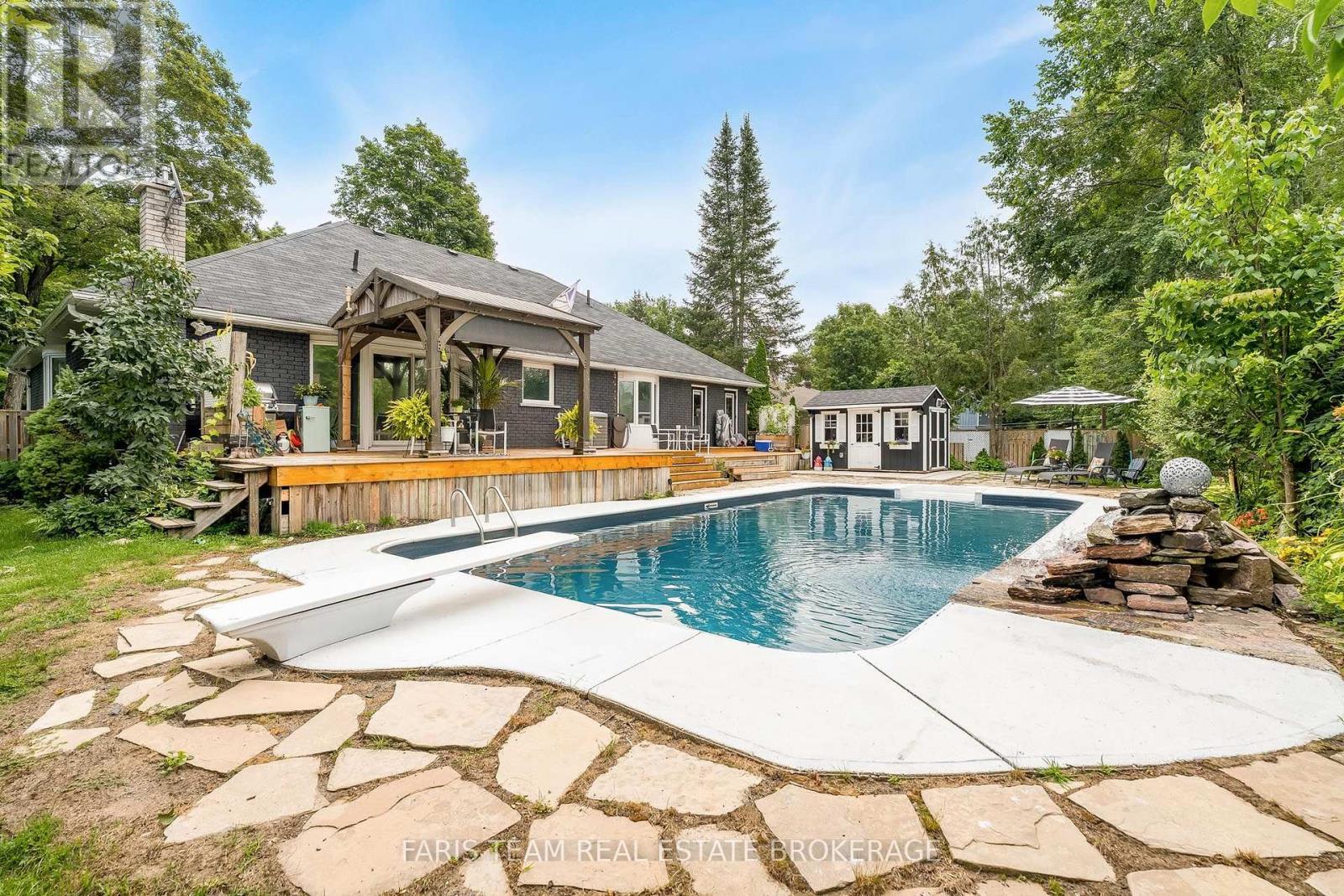 135 FOREST GLEN DRIVE - Image 44