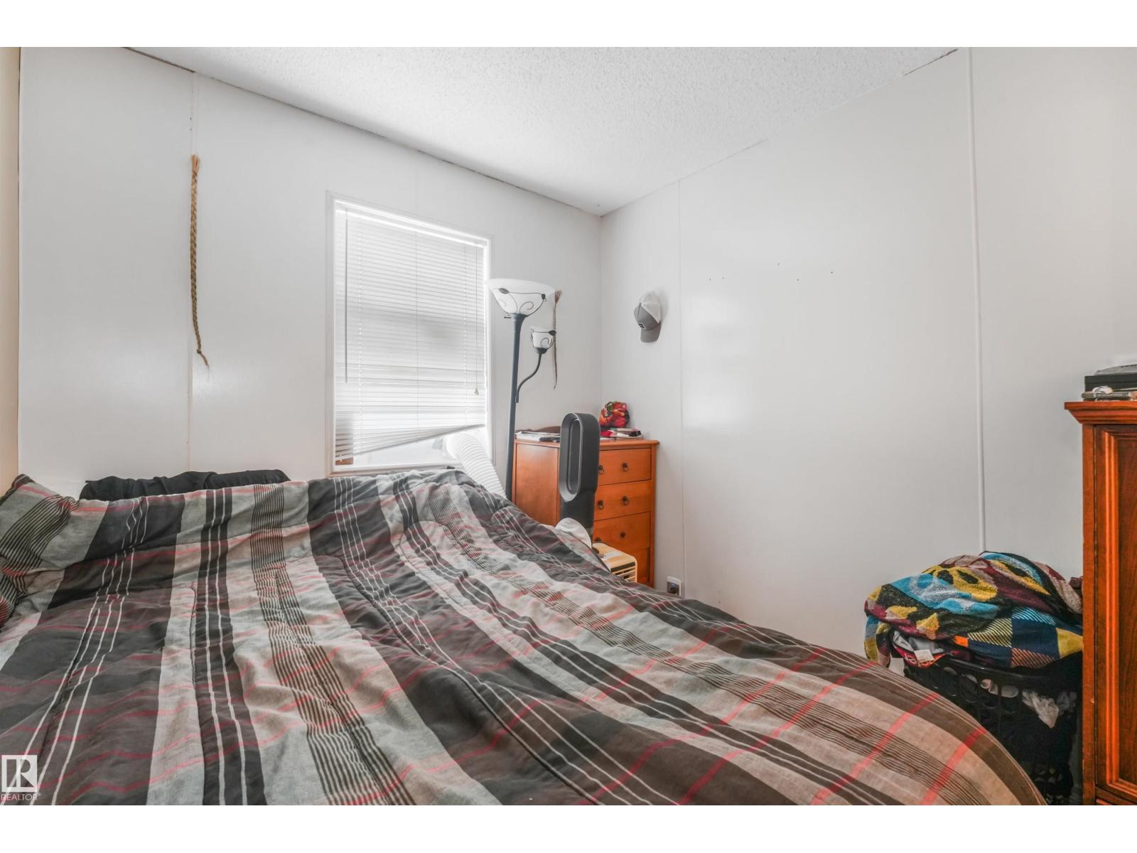 12209 94 ST NW - 12