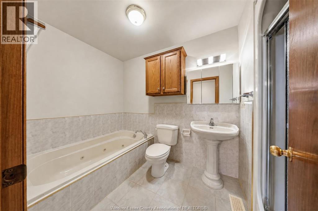 589 OLCOTT AVENUE - 39