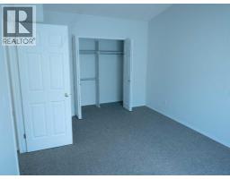 64 Valleyview Drive Sw, Medicine Hat, AB T1A8N6 Photo 11