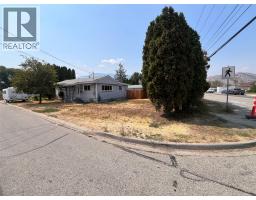 302 Green Avenue West, Penticton