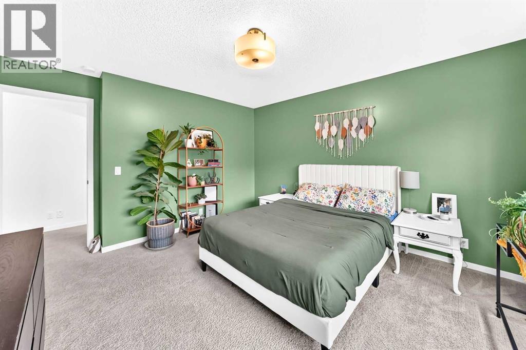 64 Sunset Square - Image 17