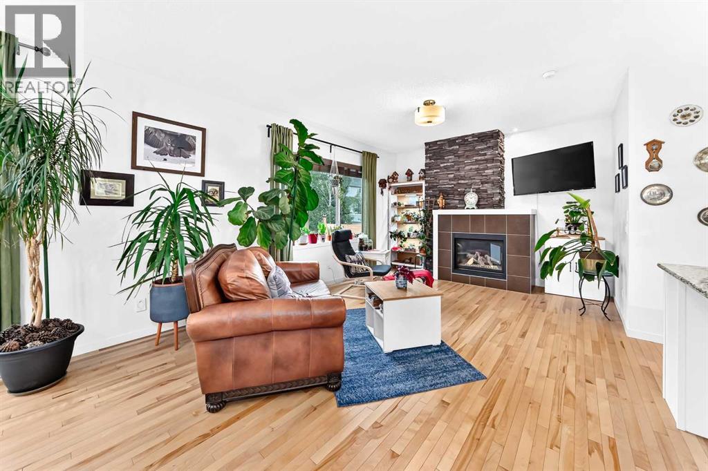 64 Sunset Square - Image 8