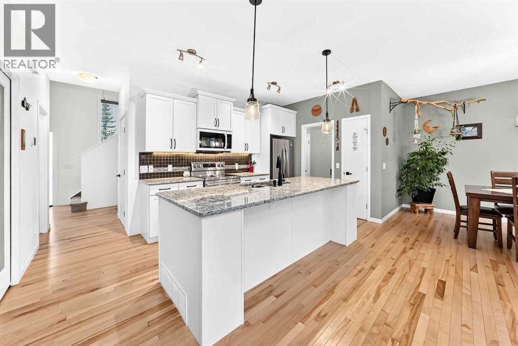64 Sunset Square - Image 3