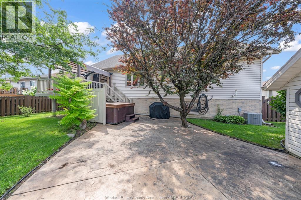 68 Wakefield AVENUE - 38