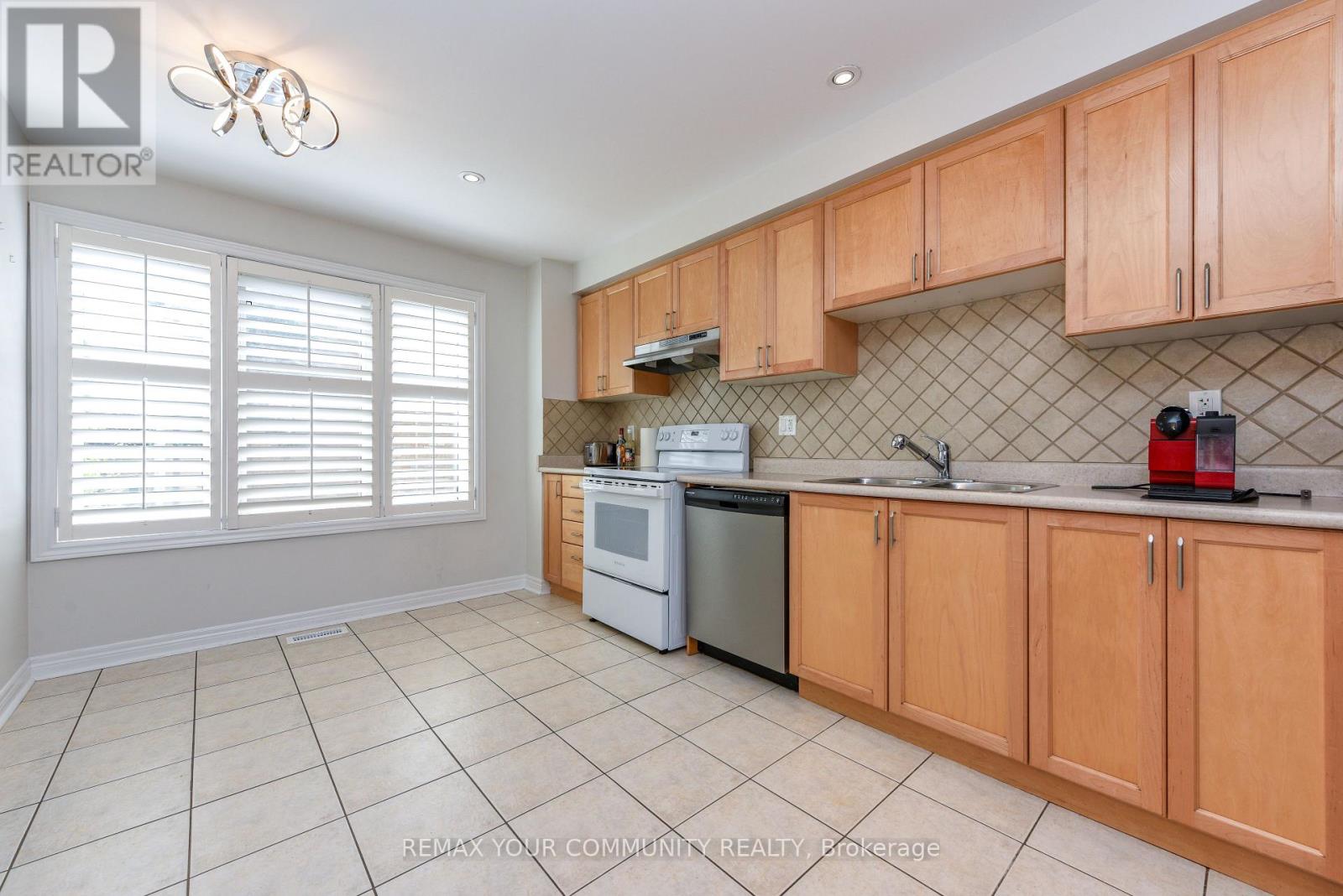 #6 20 WALLACE STREET - 8