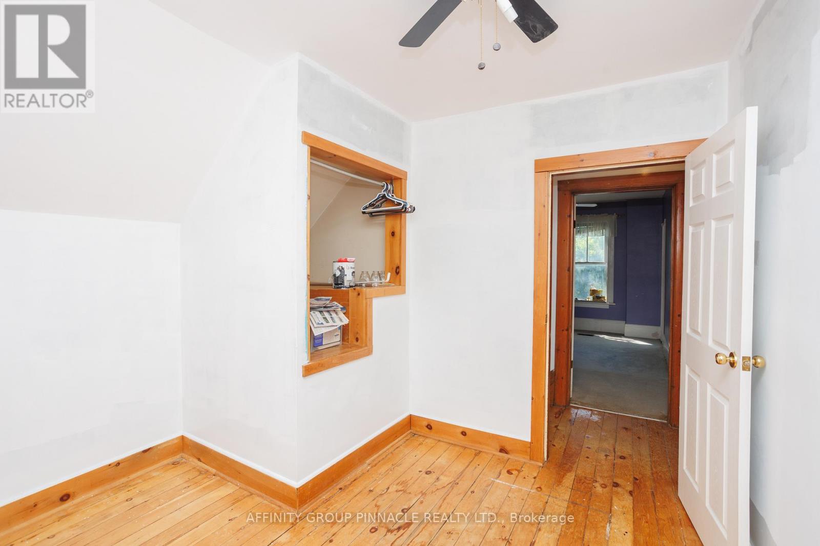 7 COLBORNE STREET E - 29