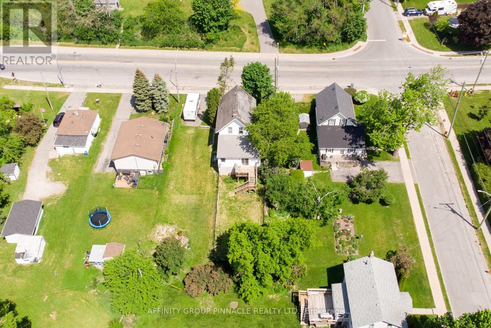 7 COLBORNE STREET E - 44