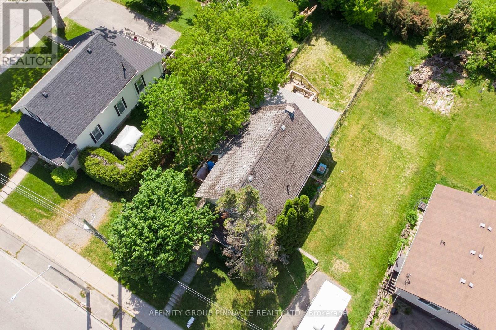 7 COLBORNE STREET E - 5