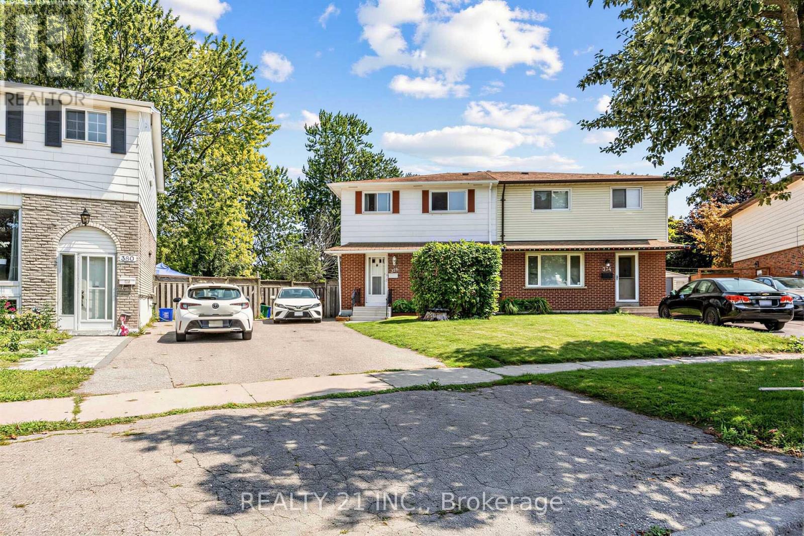 376 VANCOUVER CRESCENT - 1