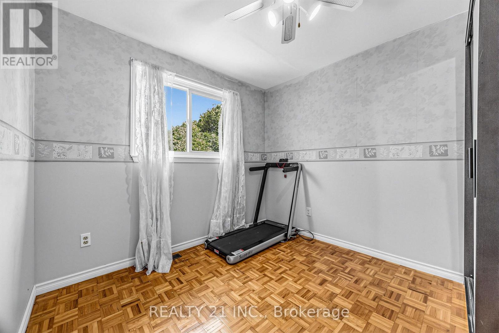 376 VANCOUVER CRESCENT - Image 14