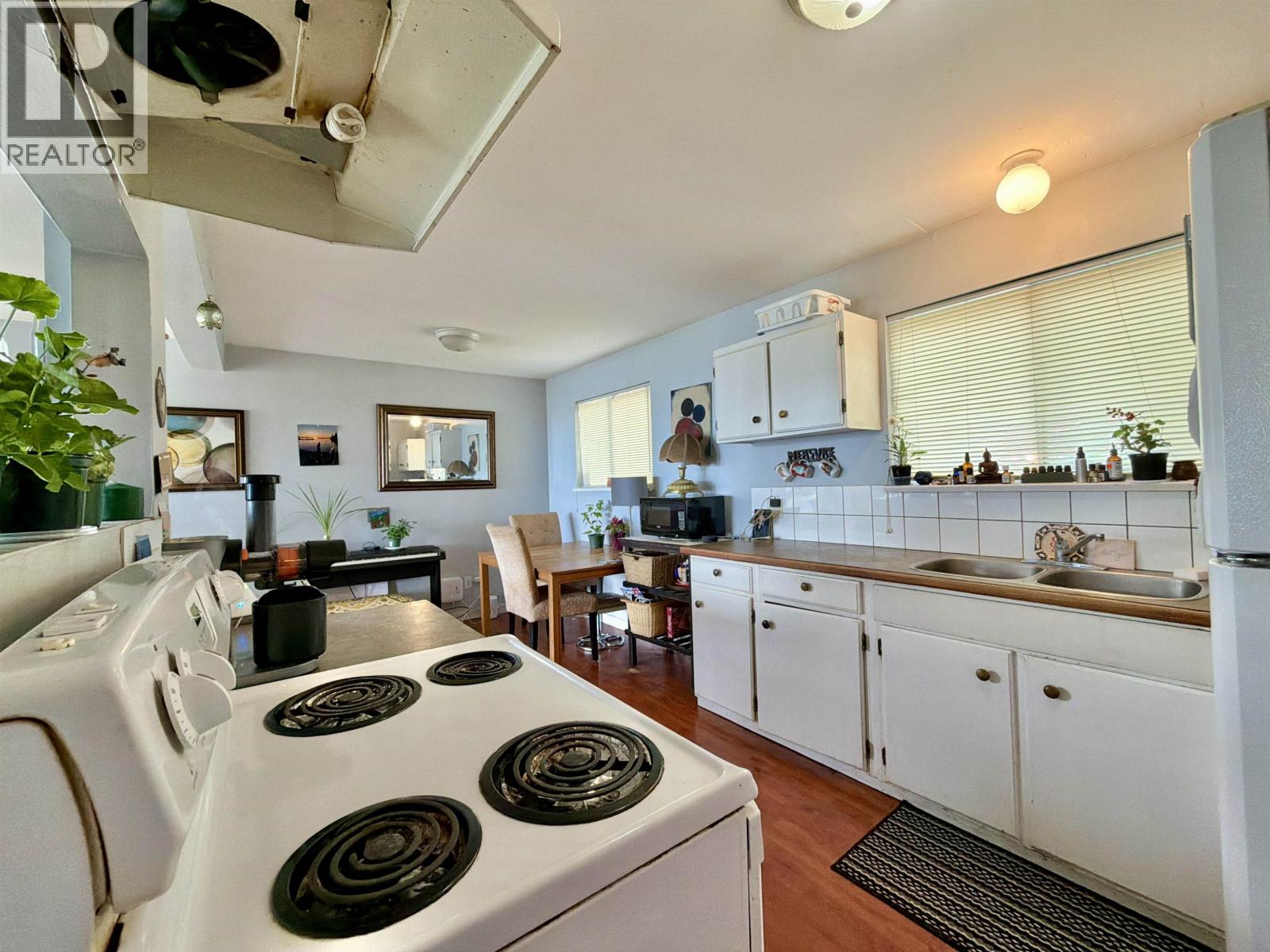 784 MARINE DRIVE, Gibsons