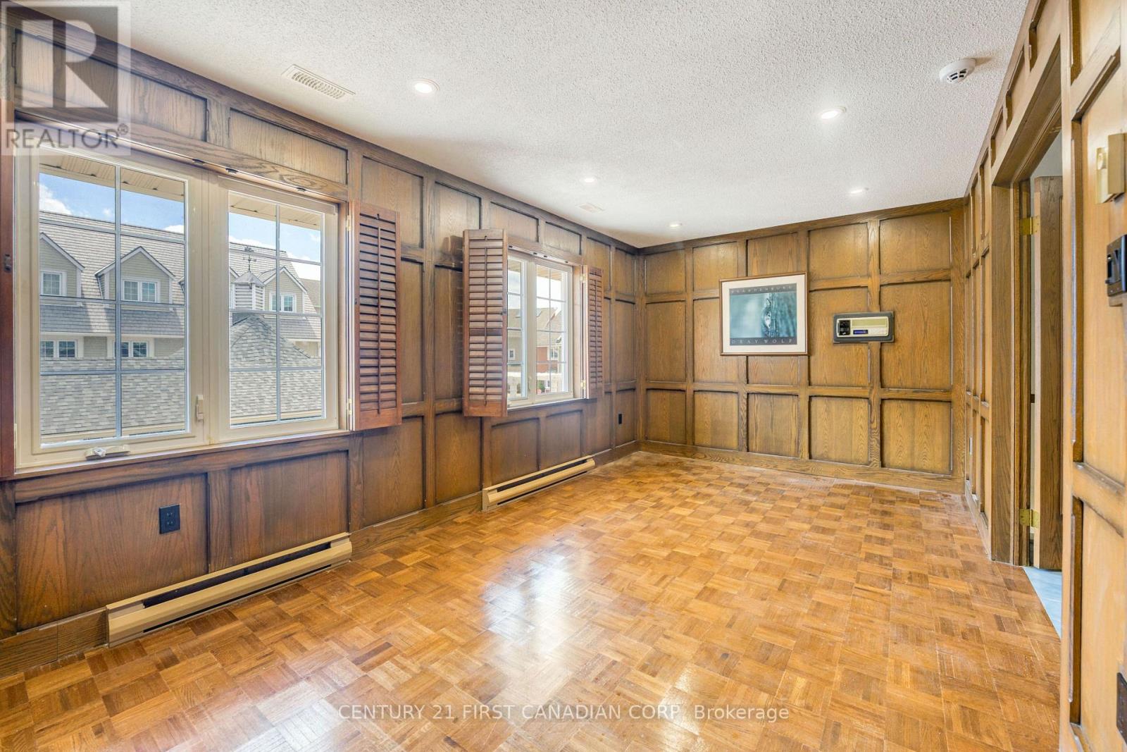 #W45 1500 VENETIAN BOULEVARD - Image 12
