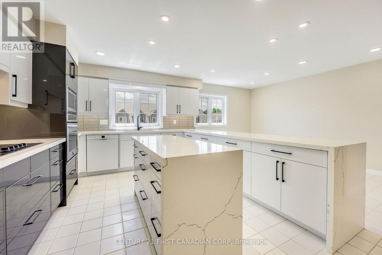 #W45 1500 VENETIAN BOULEVARD - 24