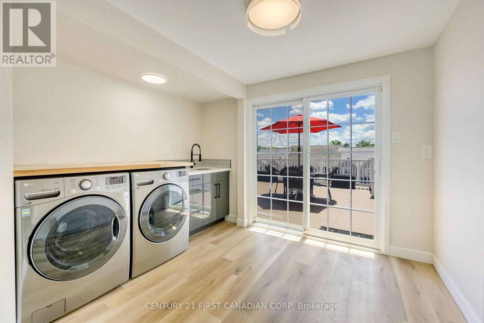 #W45 1500 VENETIAN BOULEVARD - Image 34