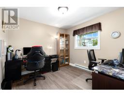 20 Sparrow Drive thumbnail 24