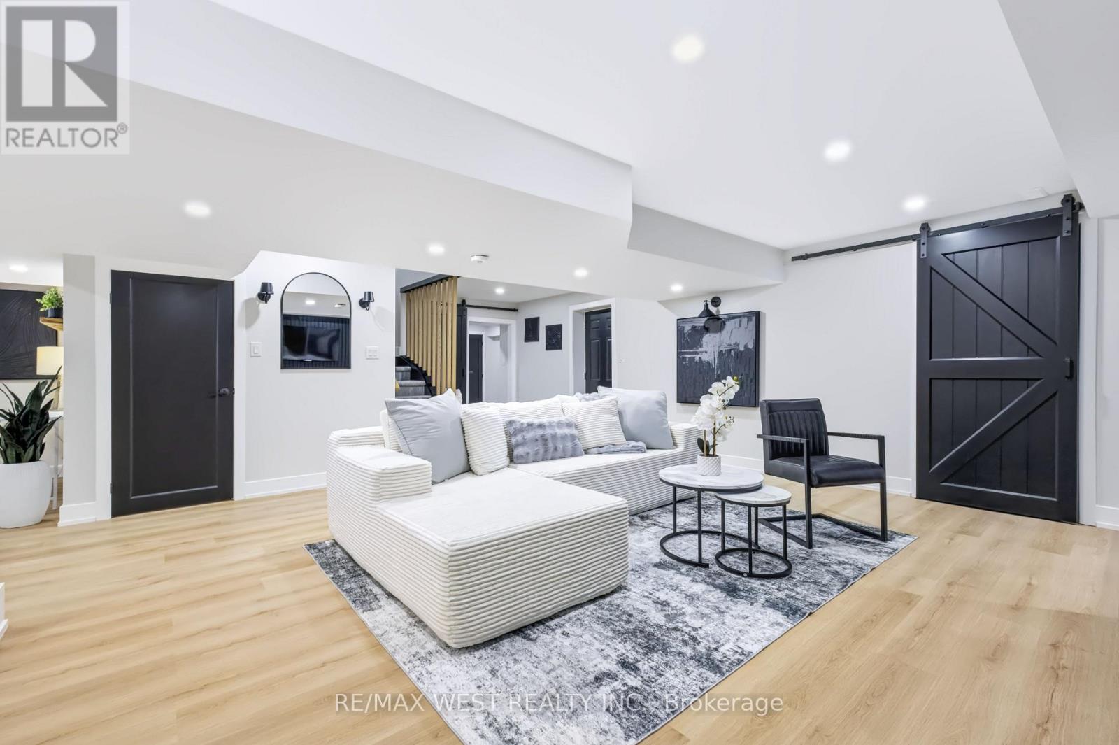 39 MCKEOWN STREET - Image 37