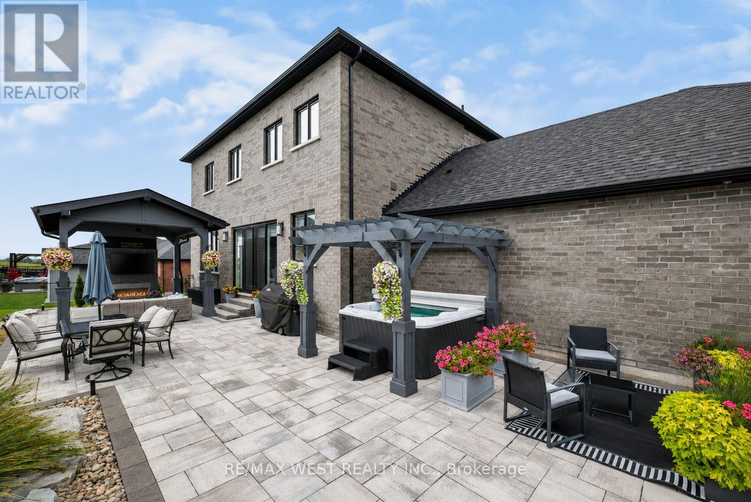 39 MCKEOWN STREET - 46