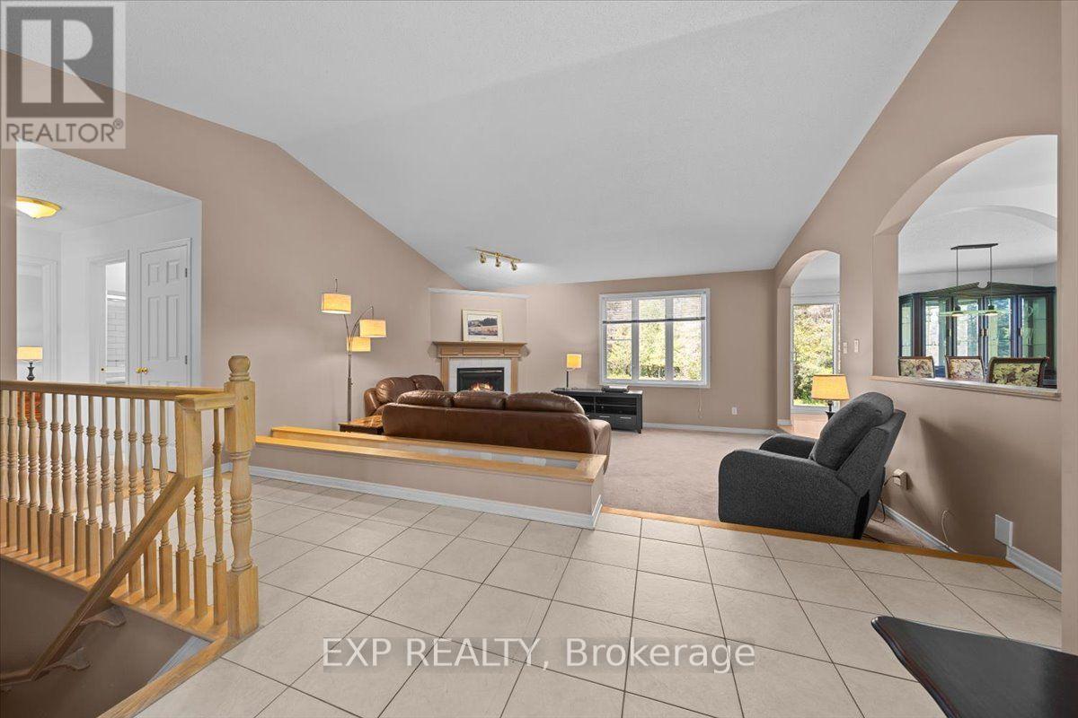 113 GREY FOX DRIVE - 6