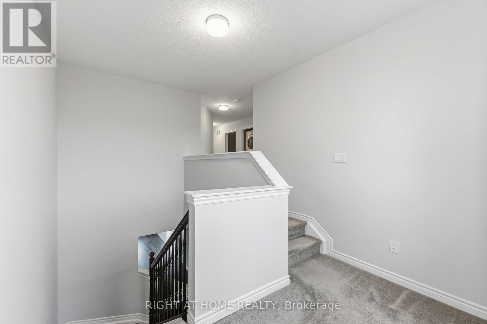 709 DERREEN AVENUE - 18