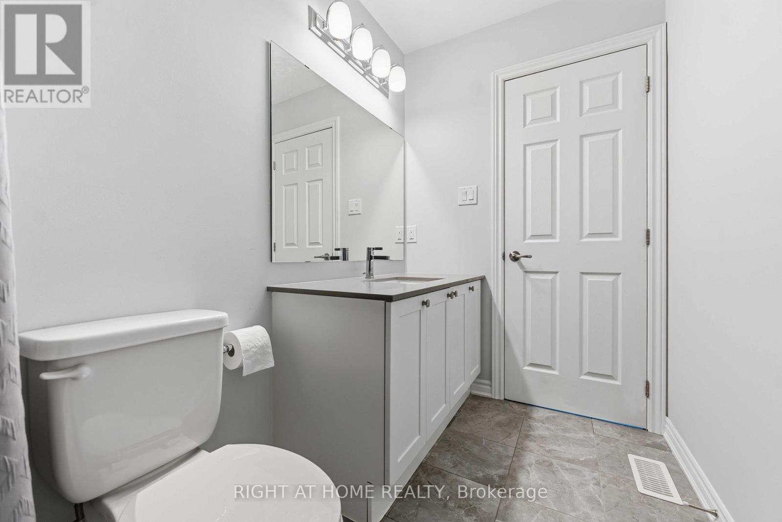 3 Bed, 3 Bath House for Sale in Ottawa – 709 DERREEN AVENUE, Ottawa – MLS# X13682258 - Image 30