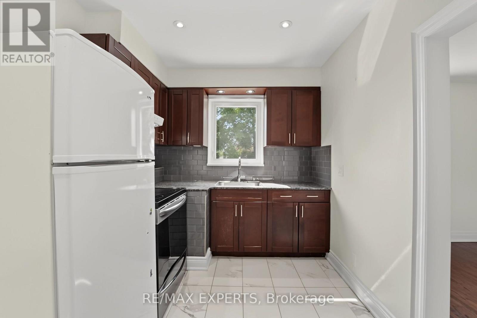 8 PALAMAR ROAD - 18