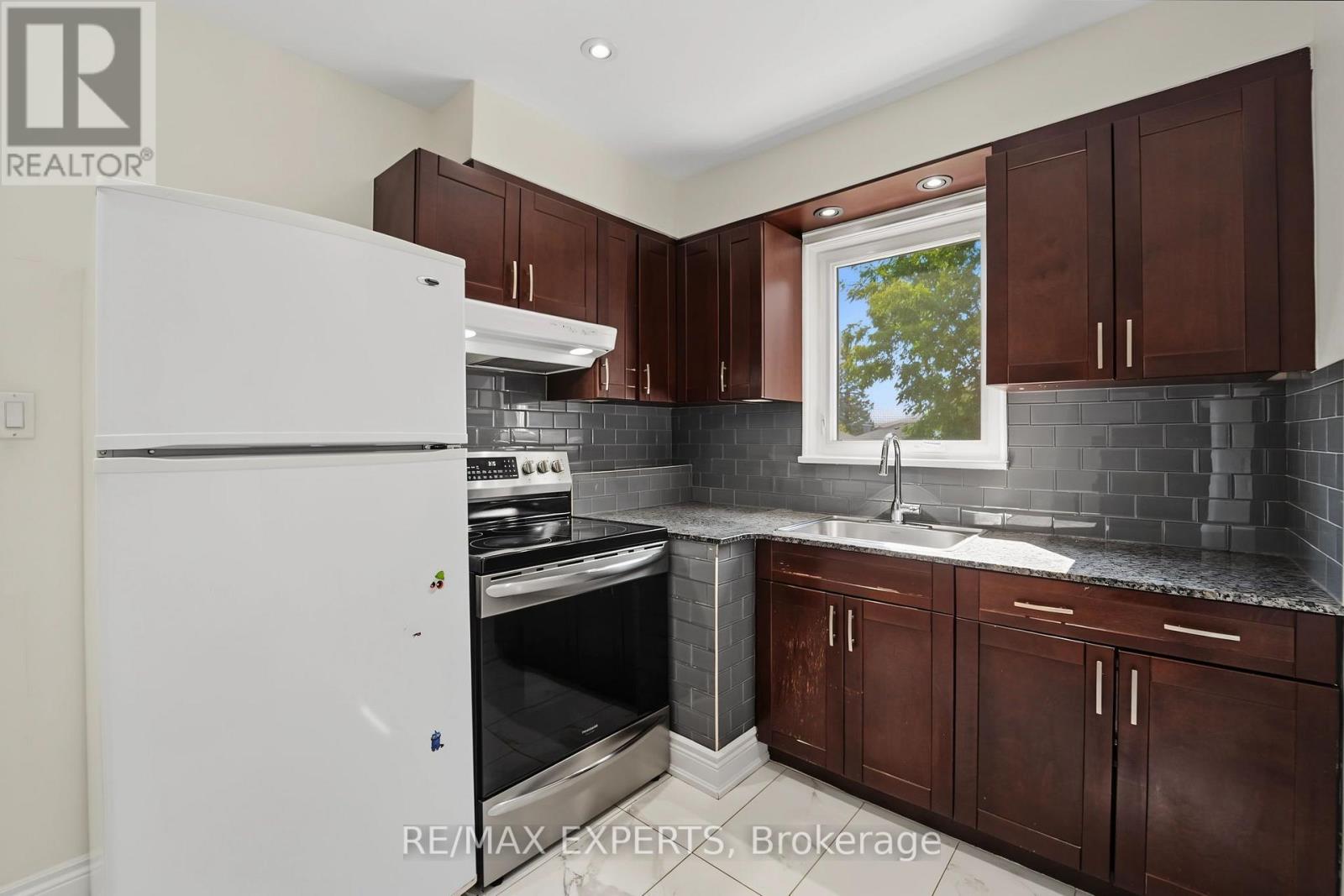 8 PALAMAR ROAD - 19