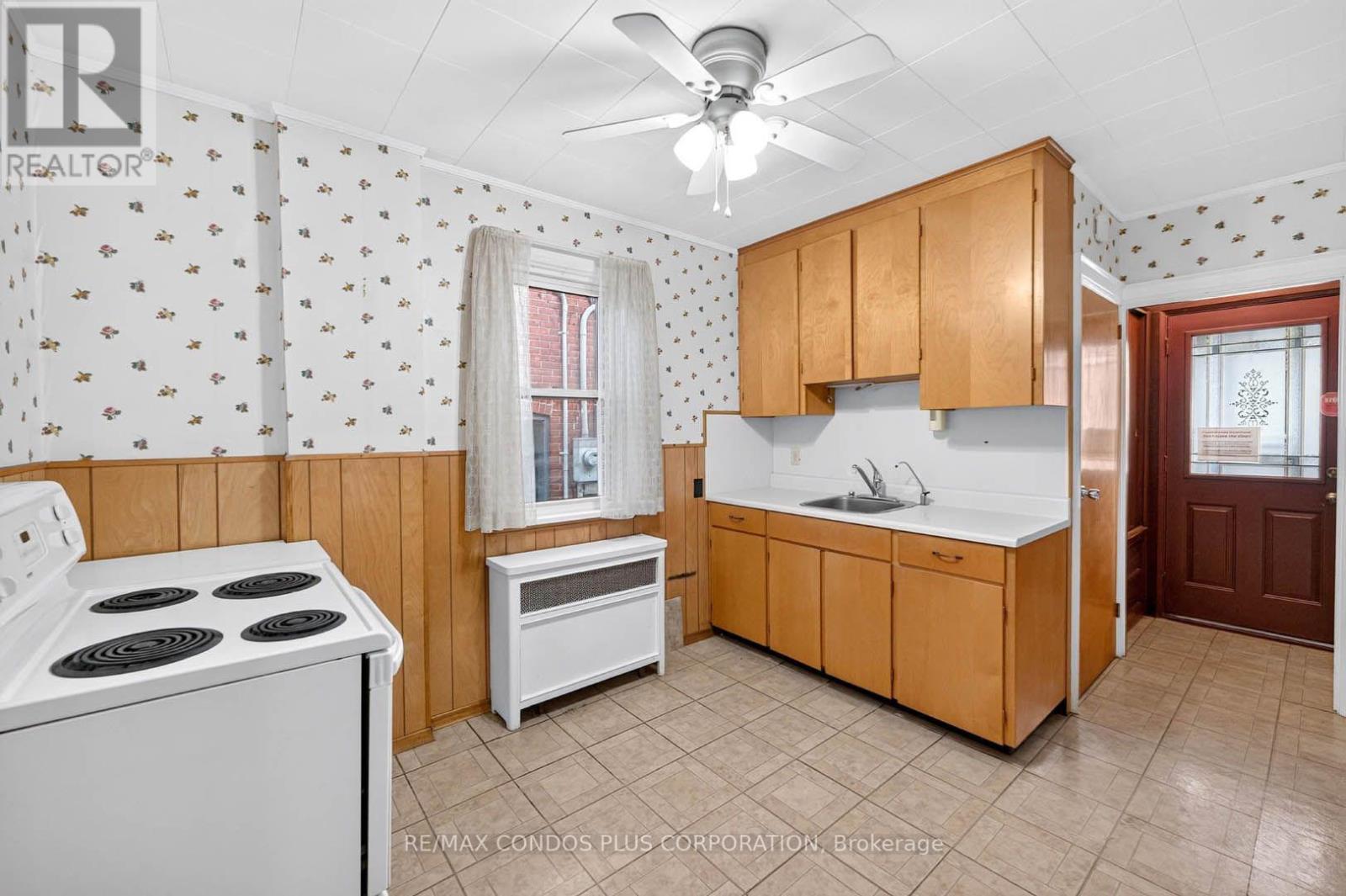 77 FIFTH STREET E - 12