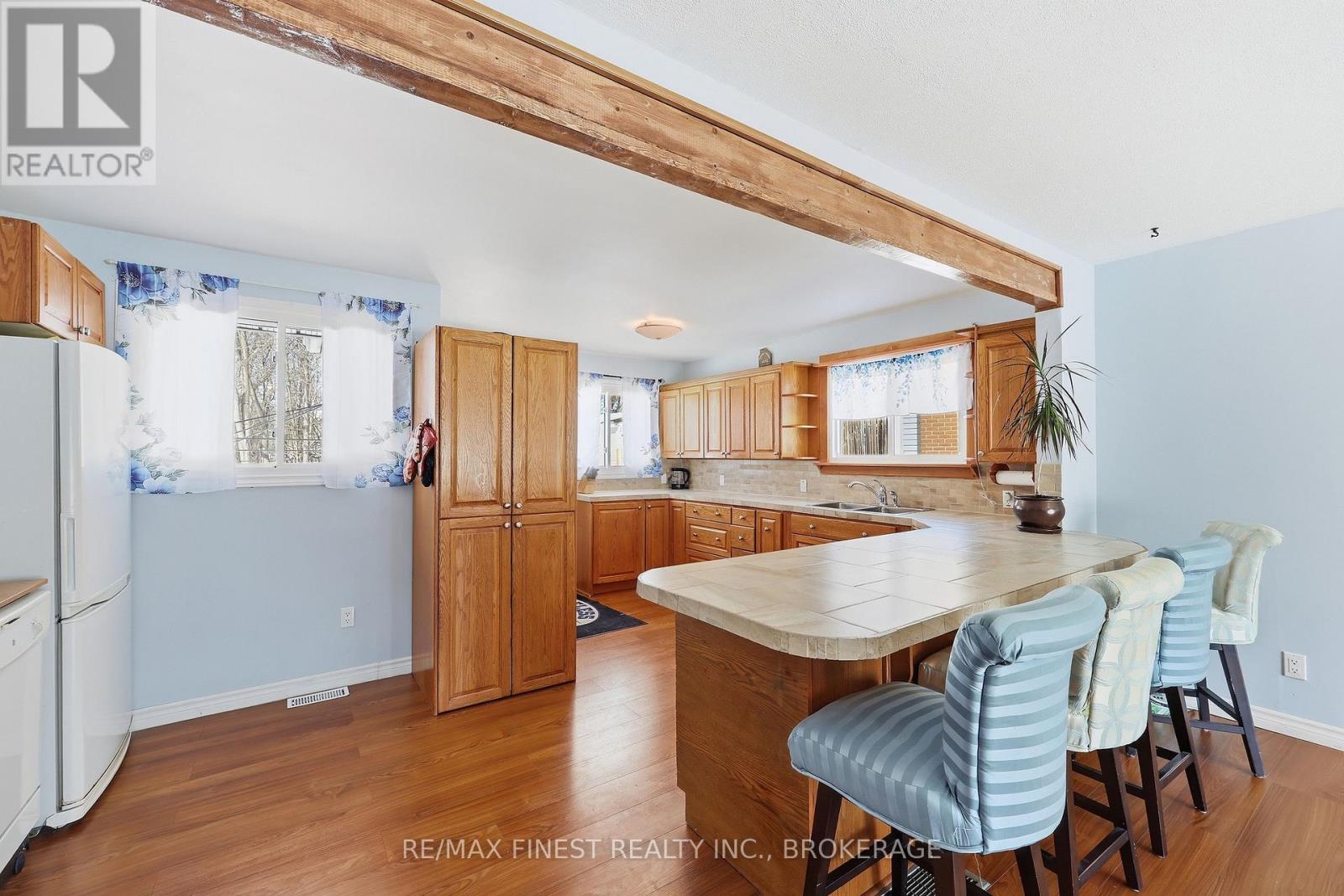 676 LAURIER BOULEVARD - 5