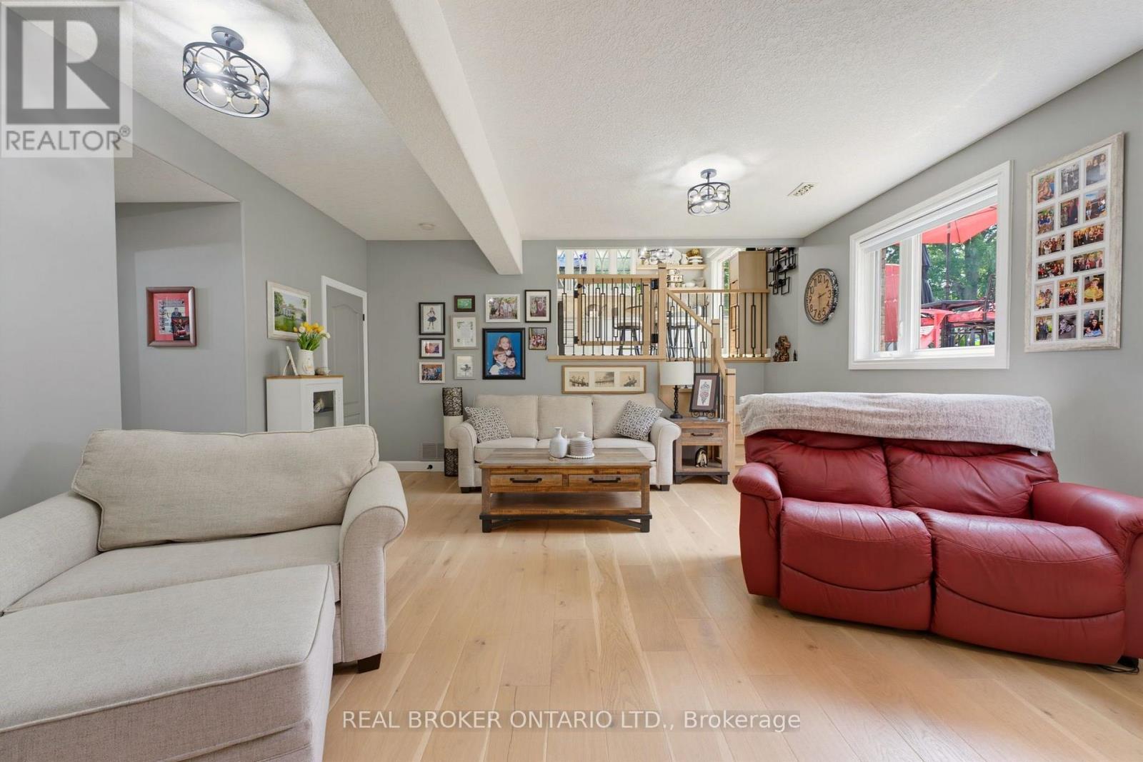 64 CARMICHAEL CRESCENT - Image 15