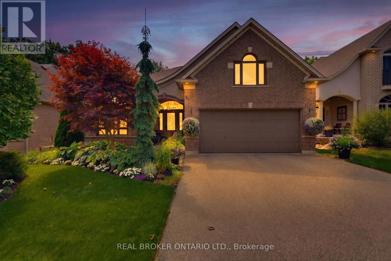 64 CARMICHAEL CRESCENT - 2