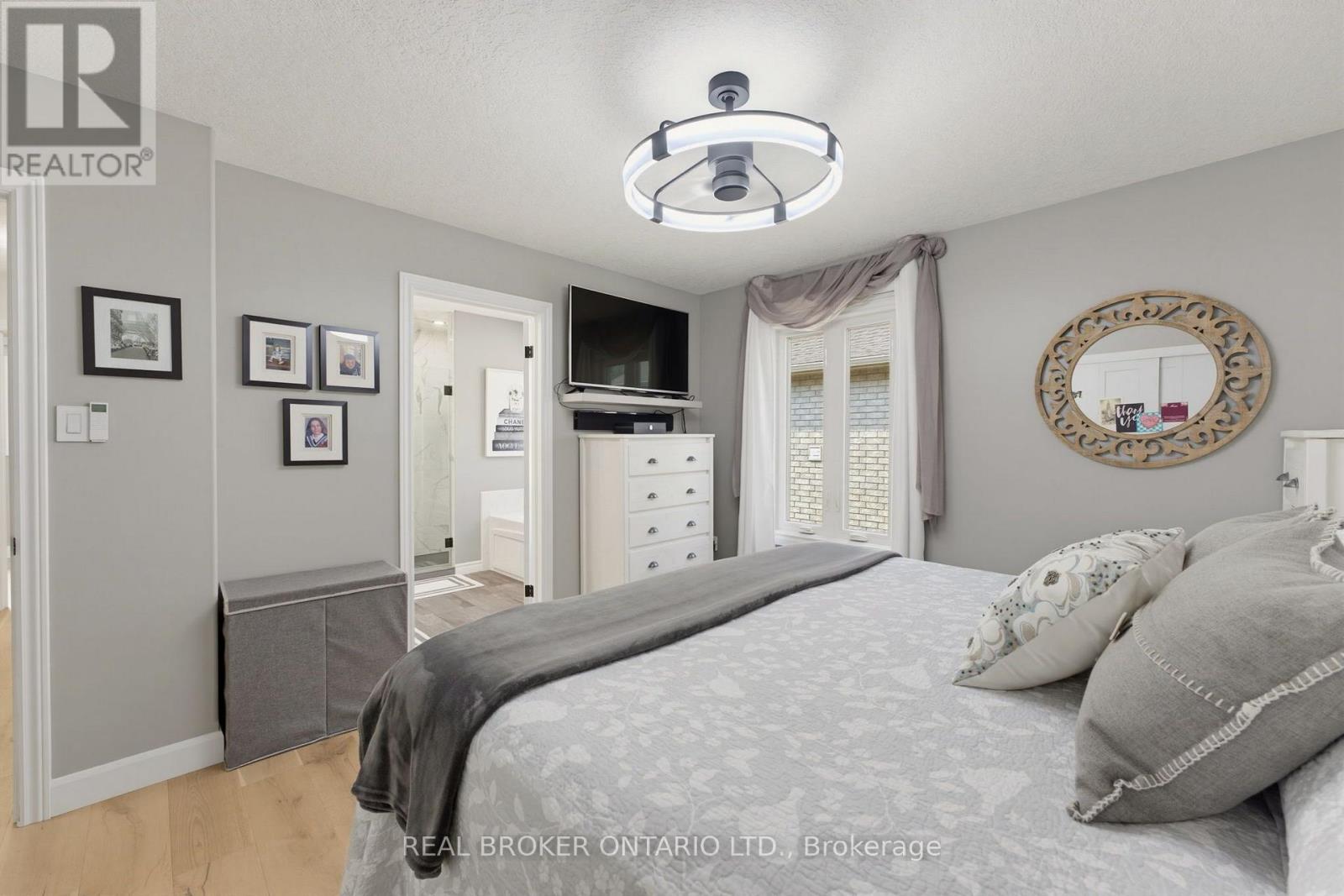 64 CARMICHAEL CRESCENT - Image 21