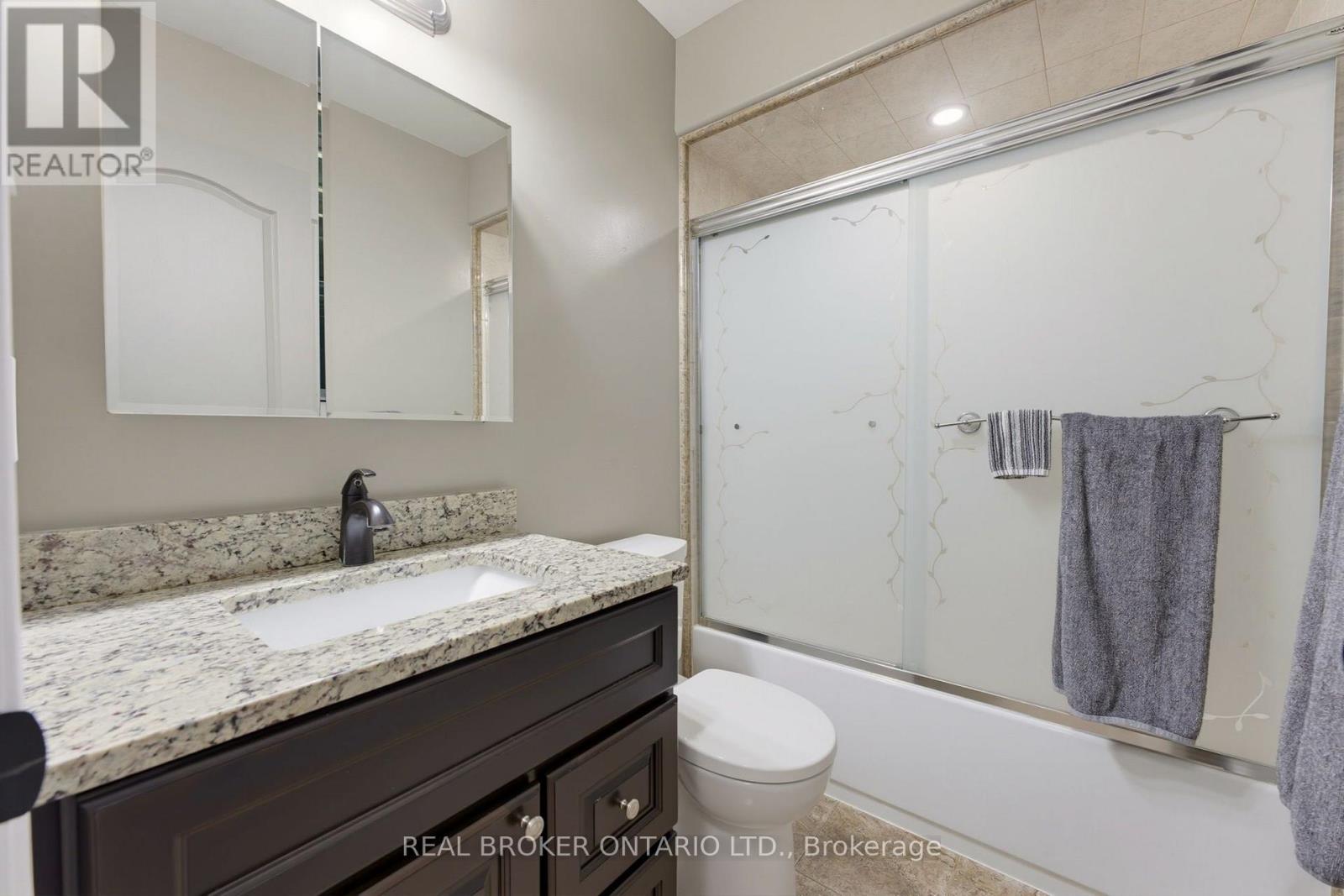 64 CARMICHAEL CRESCENT - Image 26