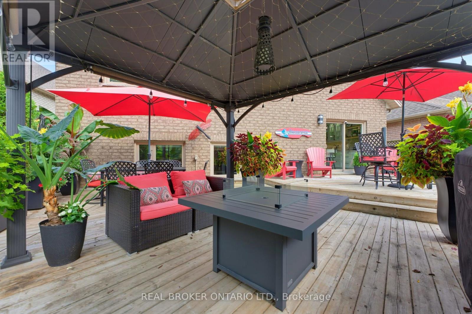 64 CARMICHAEL CRESCENT - Image 32