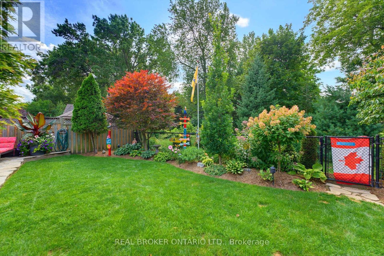64 CARMICHAEL CRESCENT - Image 35