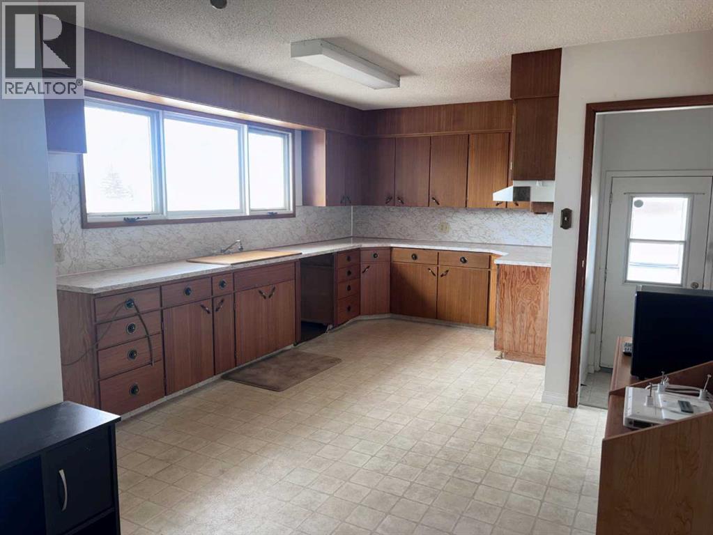 409 Centre Avenue NE - 3
