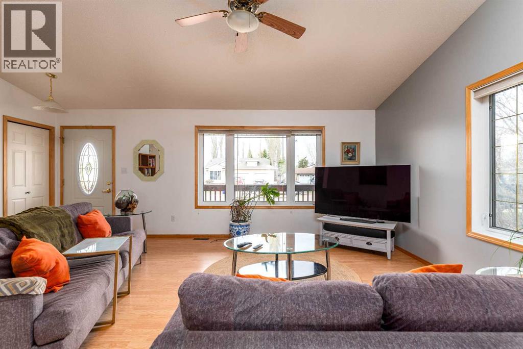 212 2 Avenue E - Image 5