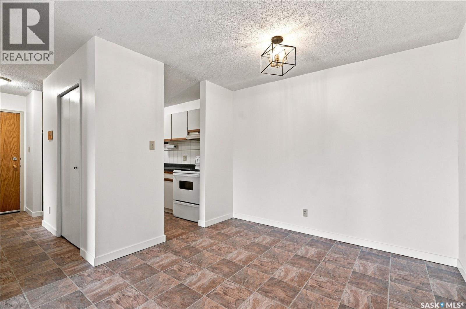 #302 345 Kingsmere BOULEVARD - 12