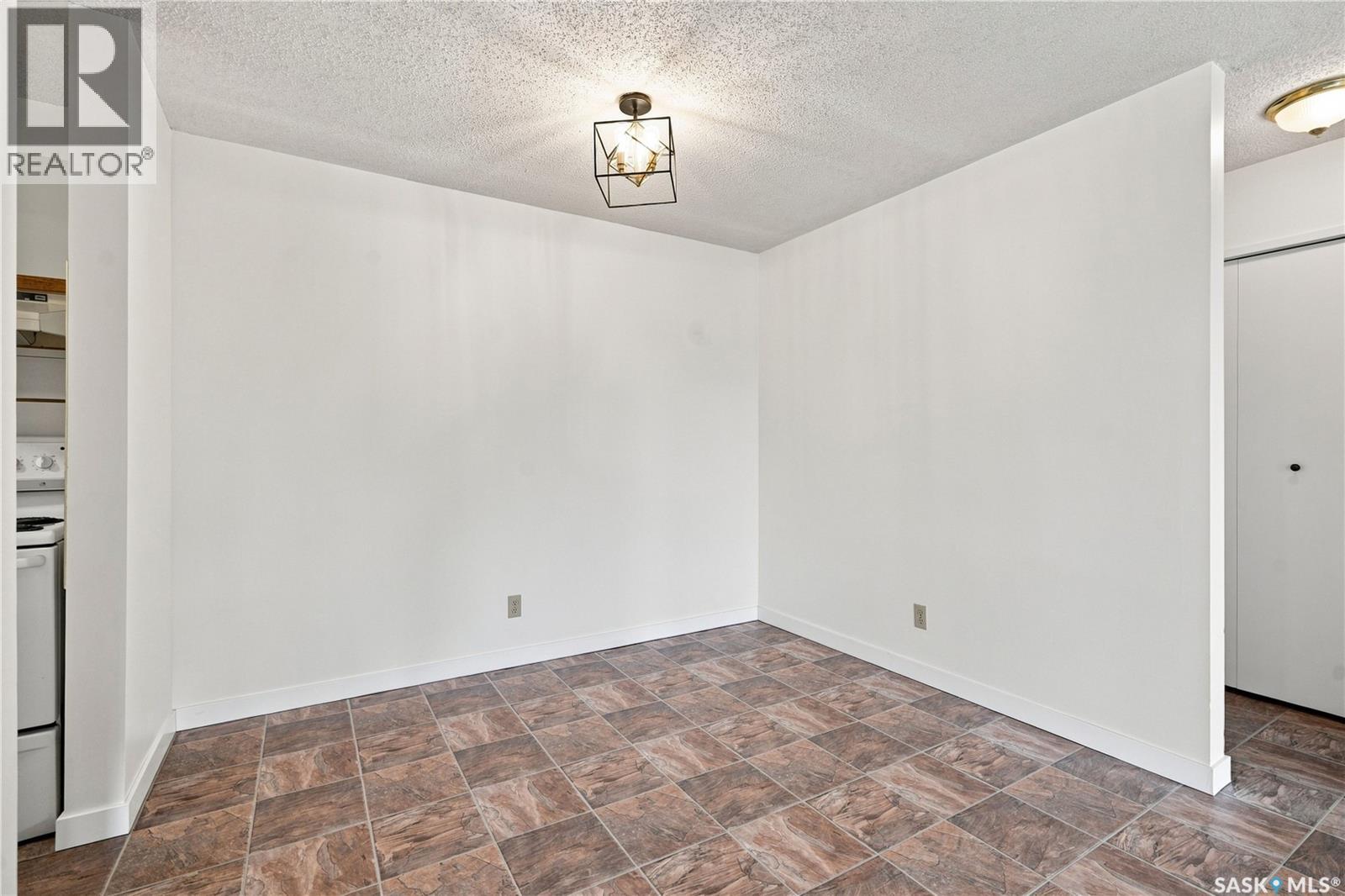 #302 345 Kingsmere BOULEVARD - 13