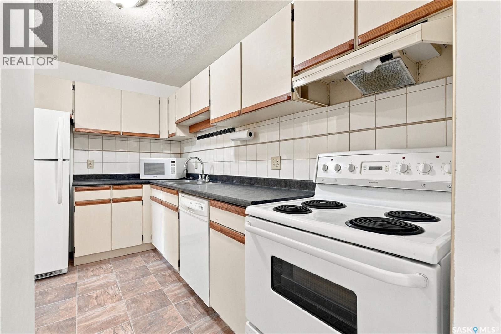 #302 345 Kingsmere BOULEVARD - Image 16