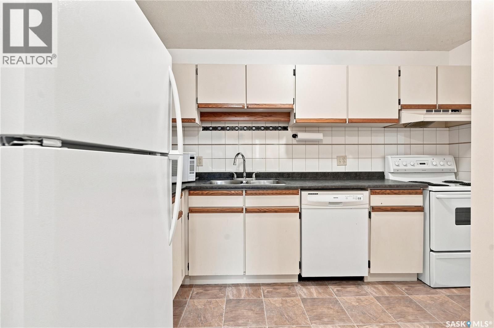 #302 345 Kingsmere BOULEVARD - 17