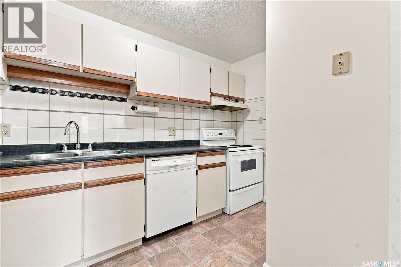 #302 345 Kingsmere BOULEVARD - 18