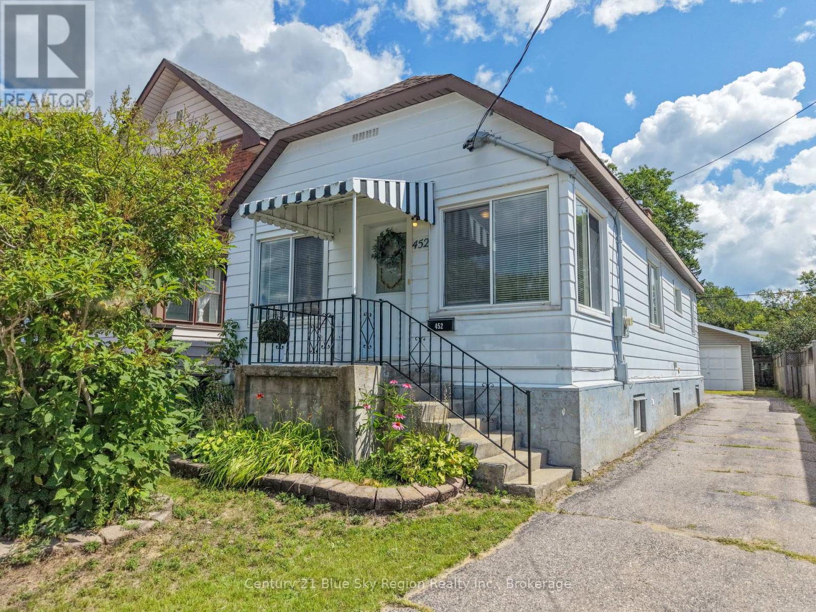 452 KING STREET W - 1